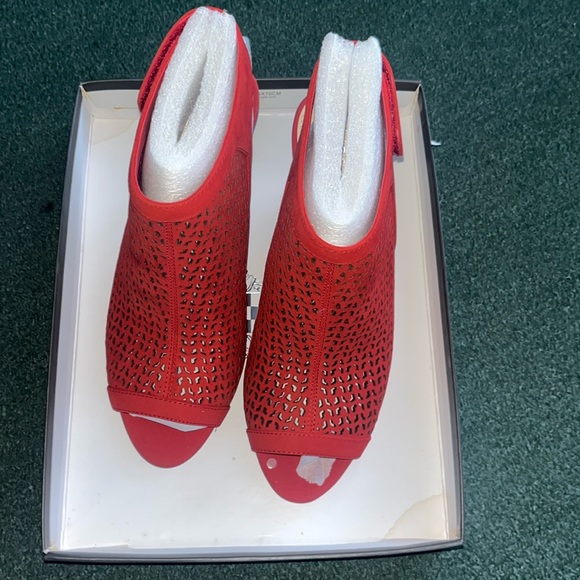 Vince Camuto Women’s Sz 9M shoes heeled boots suede red comfort style - Picture 3 of 11
